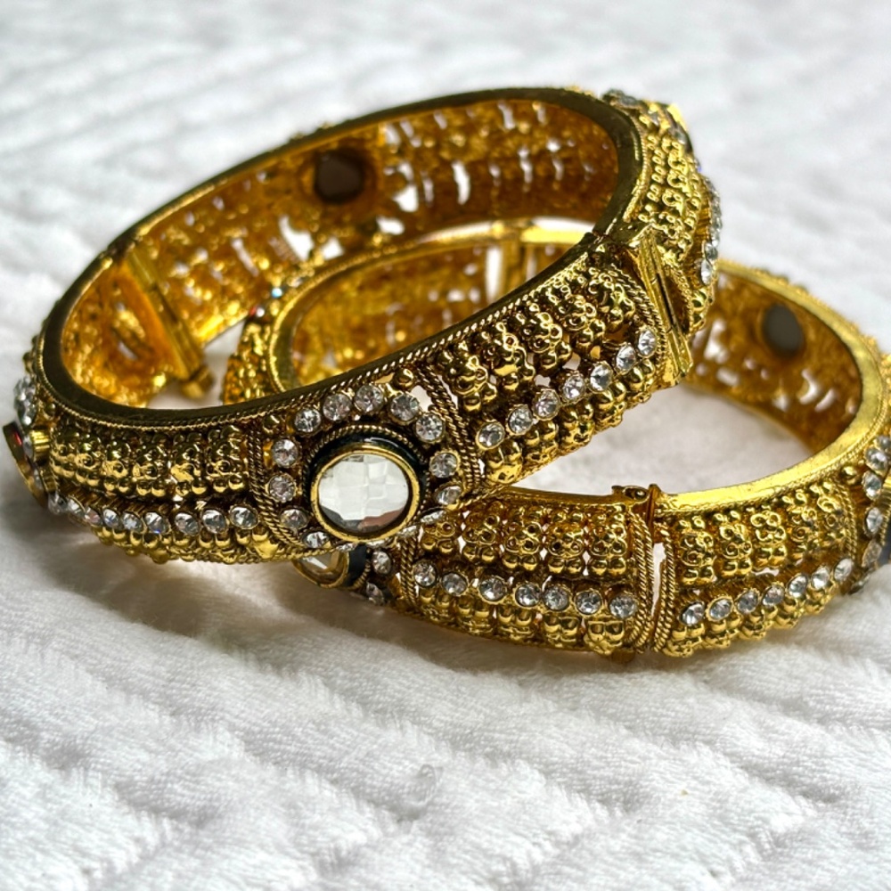 Indian wedding bangles - Picture 2 of 6